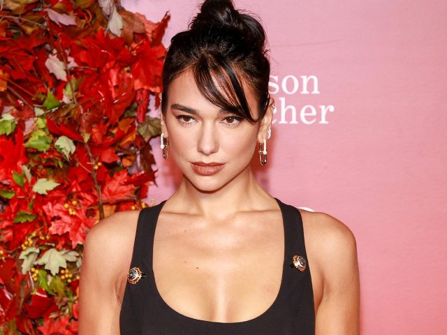 近未来的だと話題！デュア・リパもハマる「最新フェイシャル」に注目