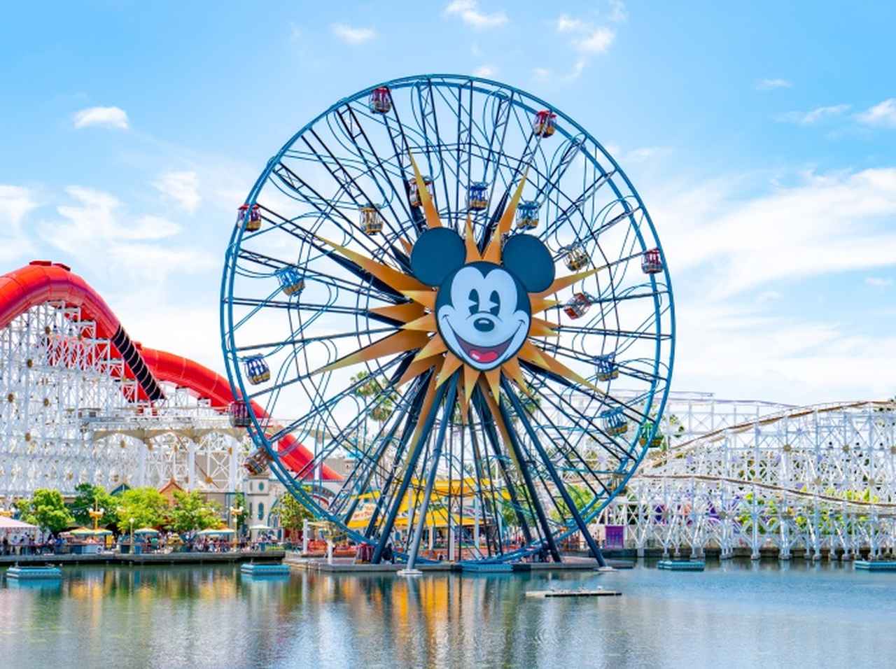 ディズニーランドのアトラクションで「危険な乗り方」が流行