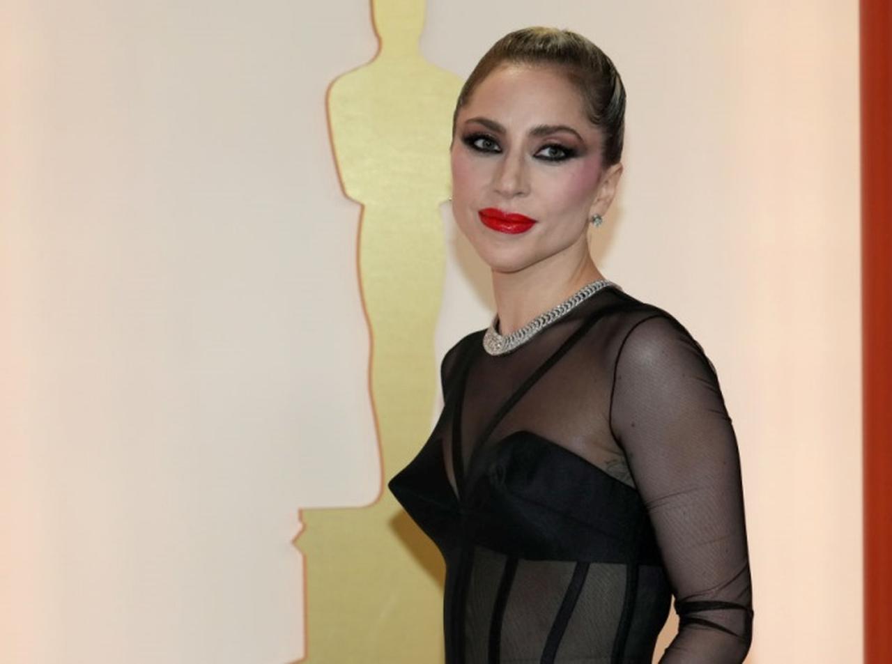 レディー・ガガ、カメラマンが転倒した時の“咄嗟の行動”が話題に