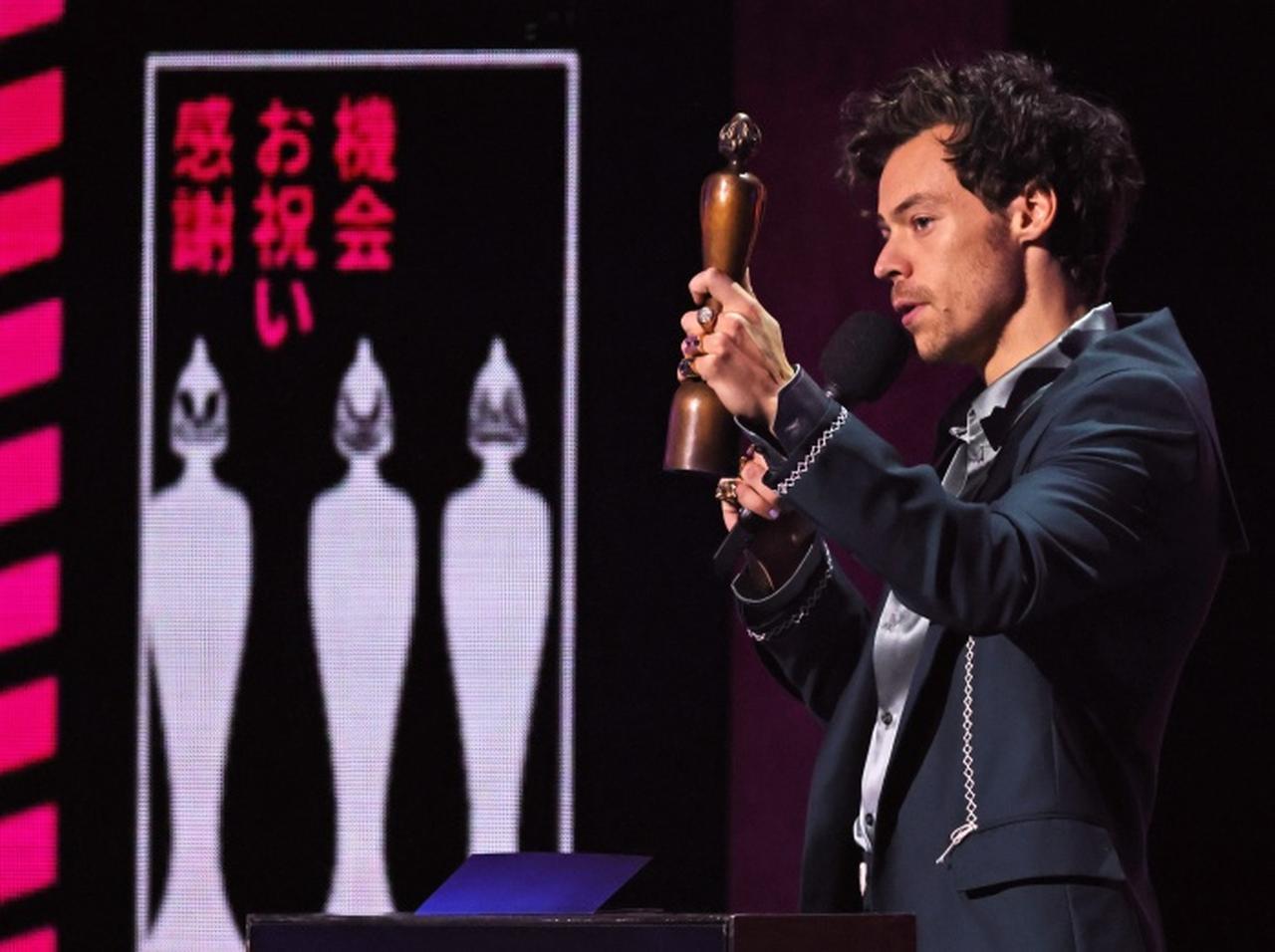 【来日MCまとめ】侍ジャパンを祝福!ラーメン屋での注文再現!ハリー・スタイルズ来日公演で飛び出したユニークすぎる日本語MC集