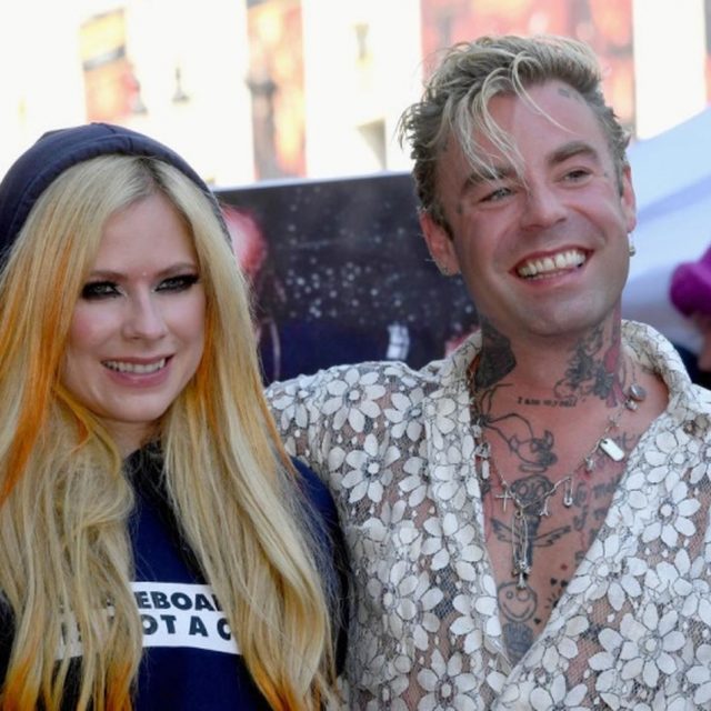 元婚約者が初声明、アヴリル・ラヴィーンとの破局で「人生は完全に変わった」
