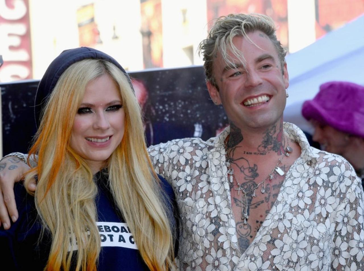 元婚約者が初声明、アヴリル・ラヴィーンとの破局で「人生は完全に変わった」