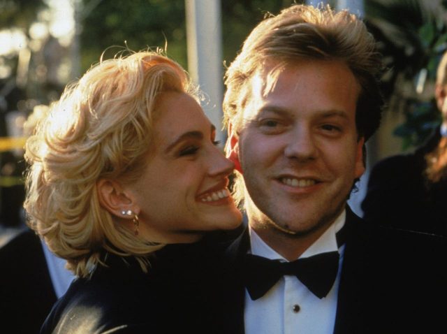 『プリティ・ウーマン』ジュリア・ロバーツ、当時の彼氏キーファー・サザーランドとの笑顔が可愛すぎる