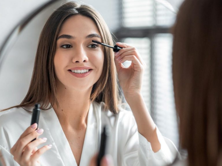 理想の美まつげに!TikTokでバズリ中の「マスカラ」の塗り方が画期的だと話題に