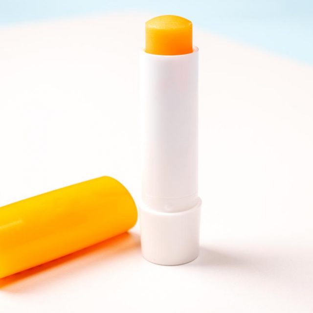 唇も日焼け対策が必須！UVカットリップクリームの効果とおすすめアイテム