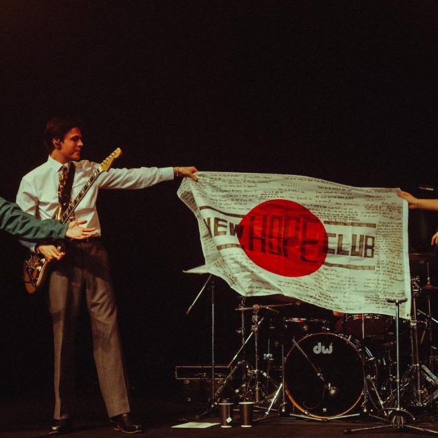 3年ぶりにリベンジ来日！3人が堂々と示したニュー・ホープ・クラブの現在地【ライブレポ】