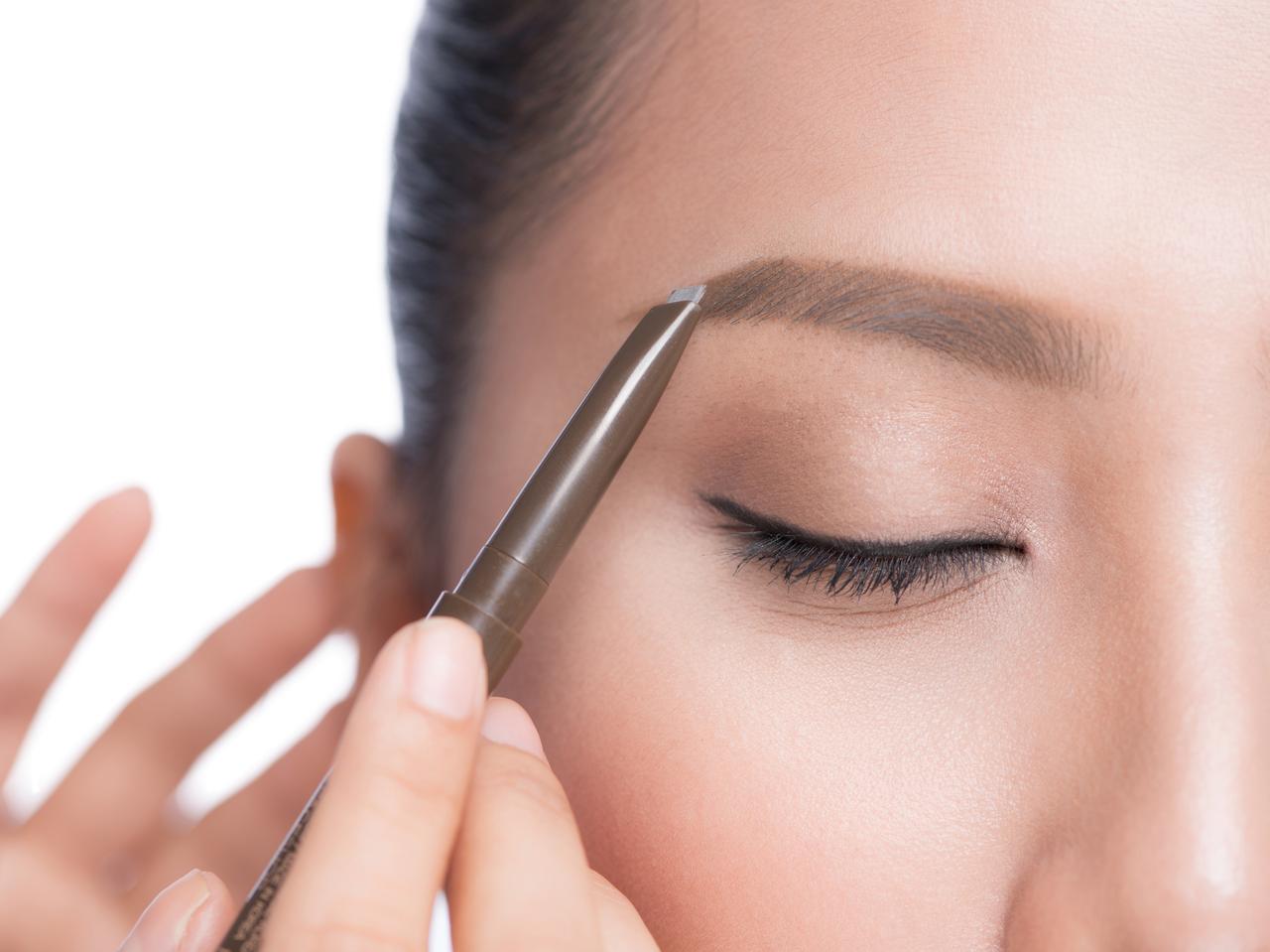 アイブロウペンシルは“2色使い”がオススメ！眉の女王が教える眉メイク術