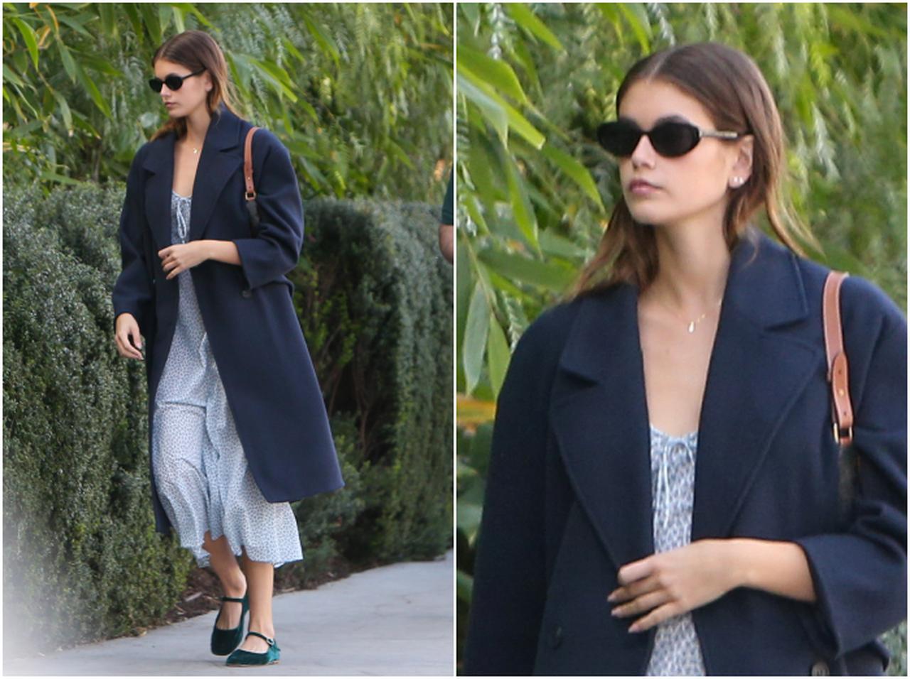 カイア・ガーバー、エフォートレスに着こなすフレンチシックなワンピコーデ【セレブの最新スタイル】