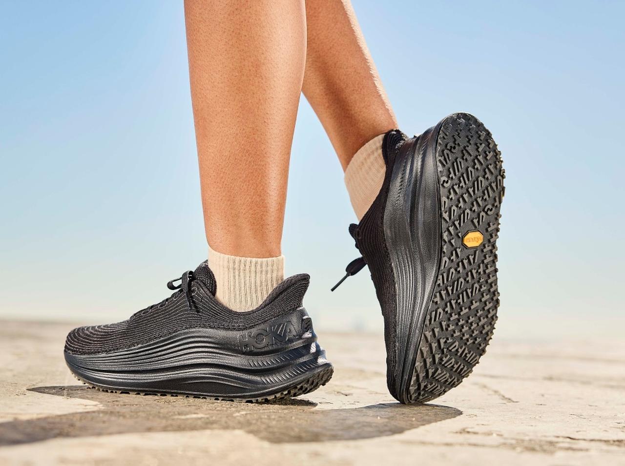 HOKA、モードなルックスの最新進化形サステナブルシューズが登場