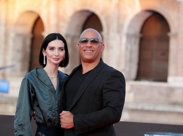 ポール娘がセクシー衣装で“親子ショット”、ステイサムは妻同伴！『ワイスピ』10のプレミア開催