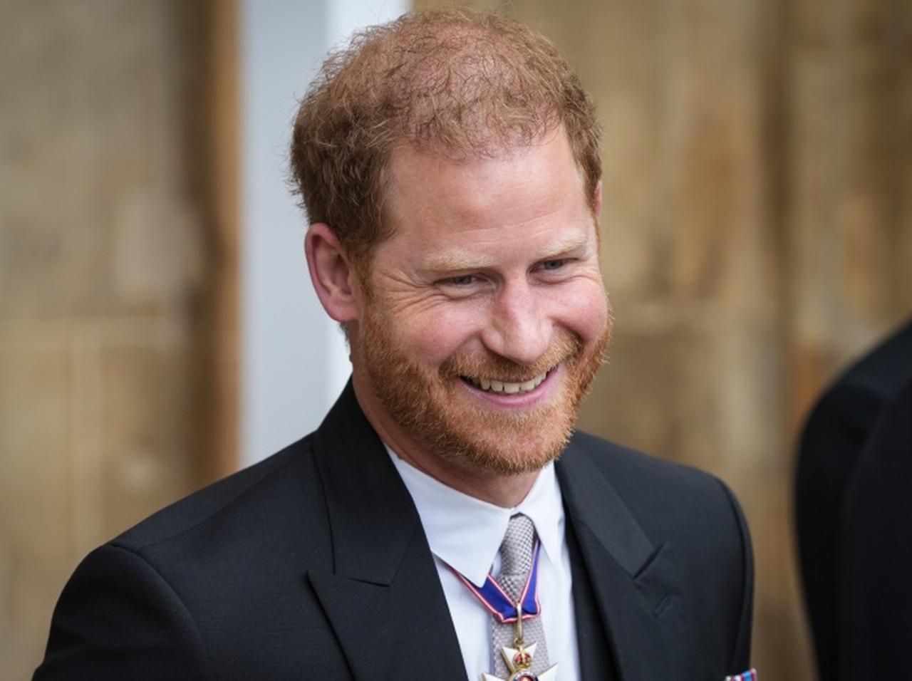 ヘンリー王子、戴冠式の前夜に「王室メンバーの1人」と会って話をしていた