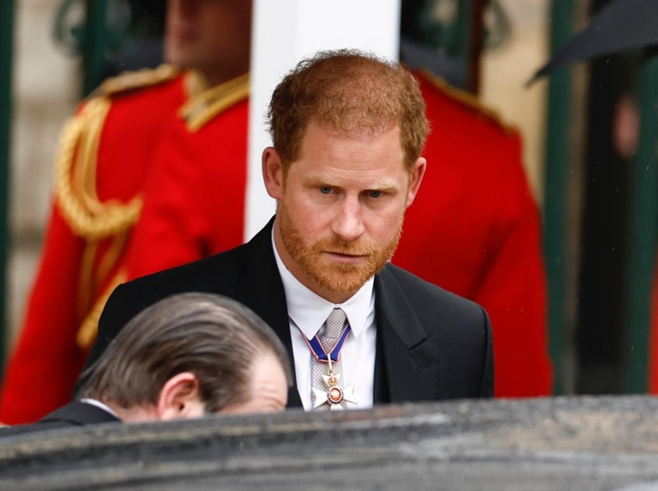 ヘンリー王子、戴冠式が終わったあとバッキンガム宮殿に行っていた