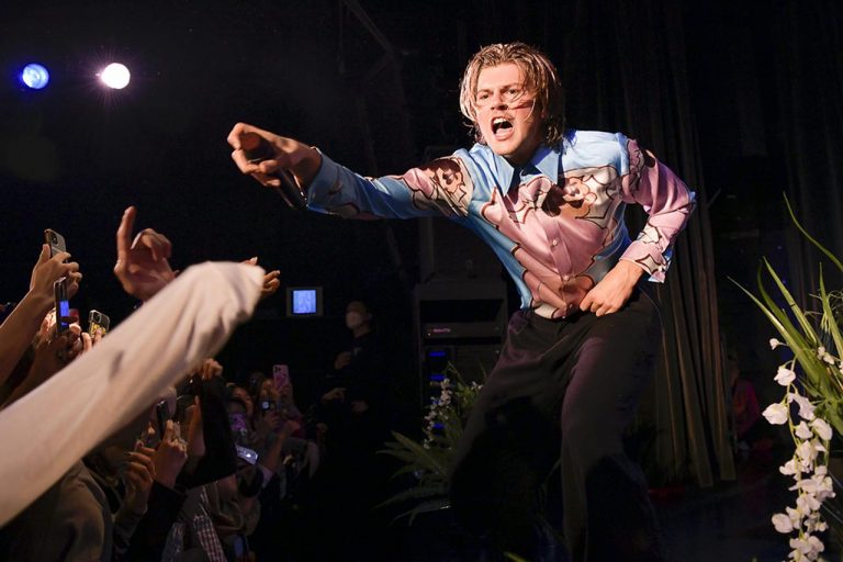 東京ならではの特別な演出も！ルエル、4年の来日公演はハイライトが満載【ライブレポ】