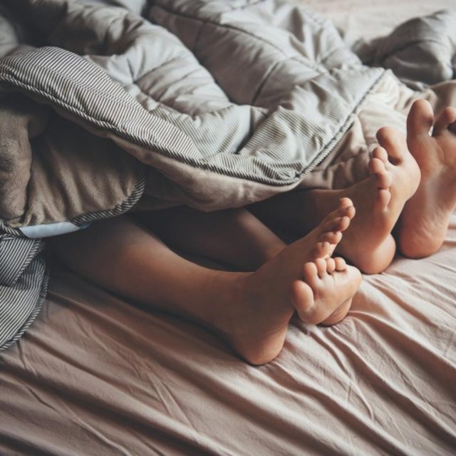 人気シンガーが夫とのセックスに苦痛を感じる→「膣痙攣」を起こしていることが判明