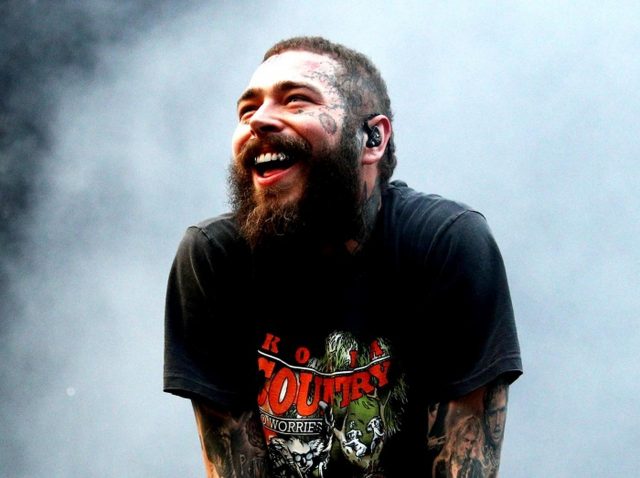 ポスト・マローンがファンと靴を“交換”した「理由」が心温まる