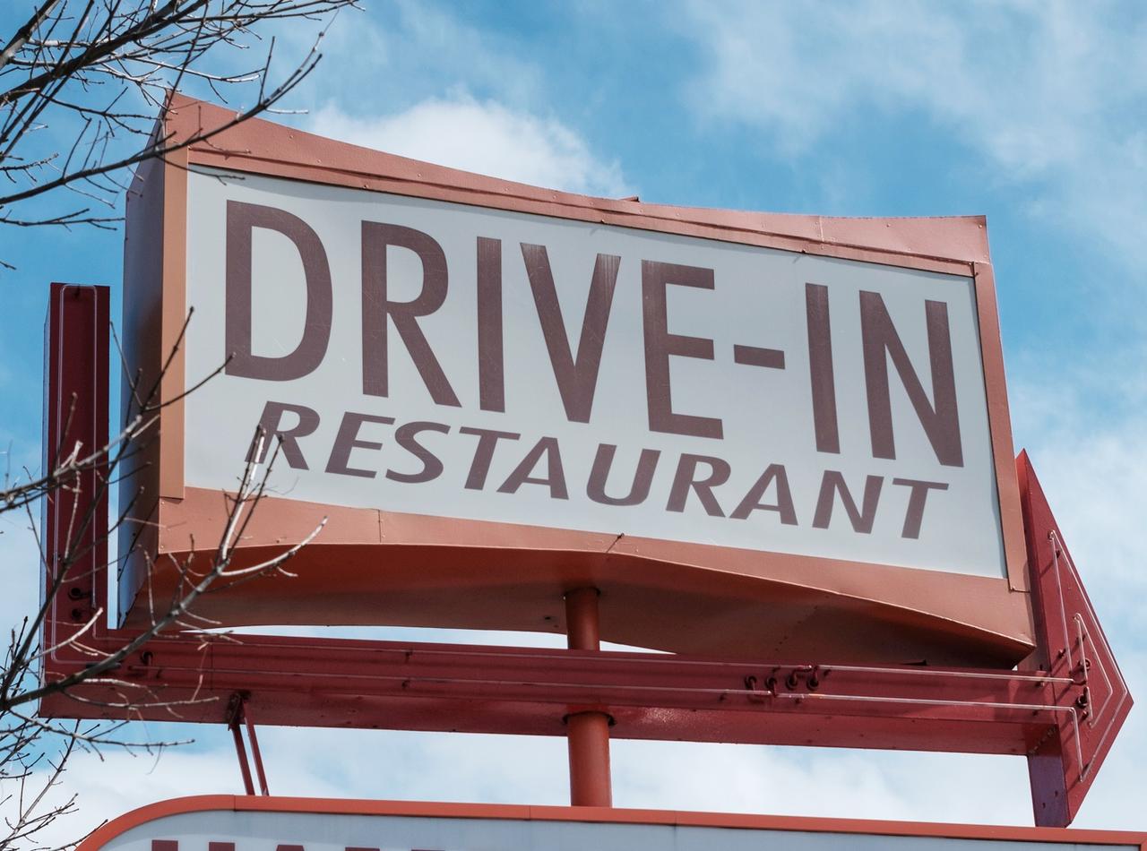 ドライブインで12歳少年を注意した店員が死亡