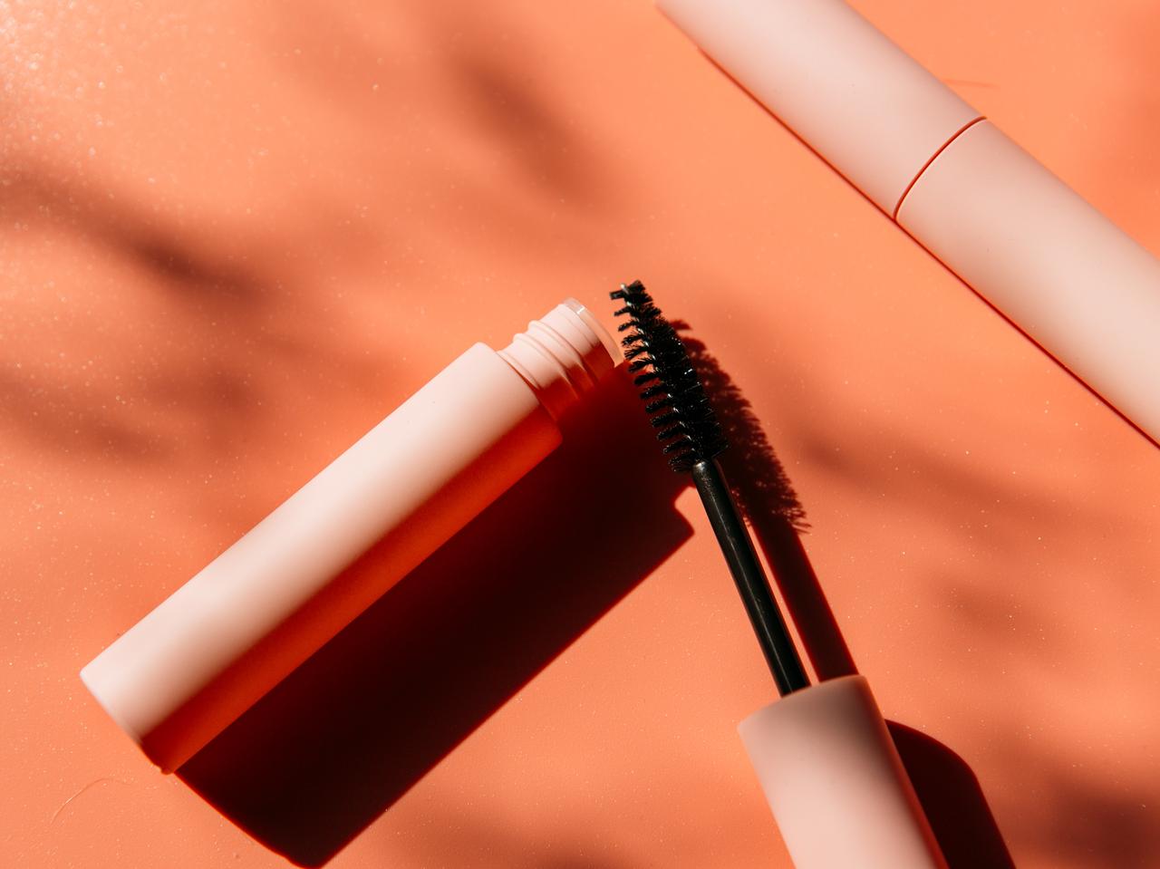 マスカラ下地って必要?マスカラ下地の役割とおすすめの使い方