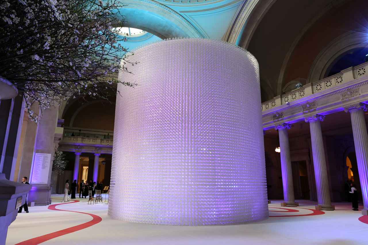 安藤忠雄がデザインを担当！ メットガラ2023年の会場内がコチラ
