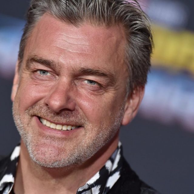 『マイティ・ソー』ヴォルスタッグ役のレイ・スティーヴンソンが死去、浅野忠信やジェームズ・ガン監督が追悼