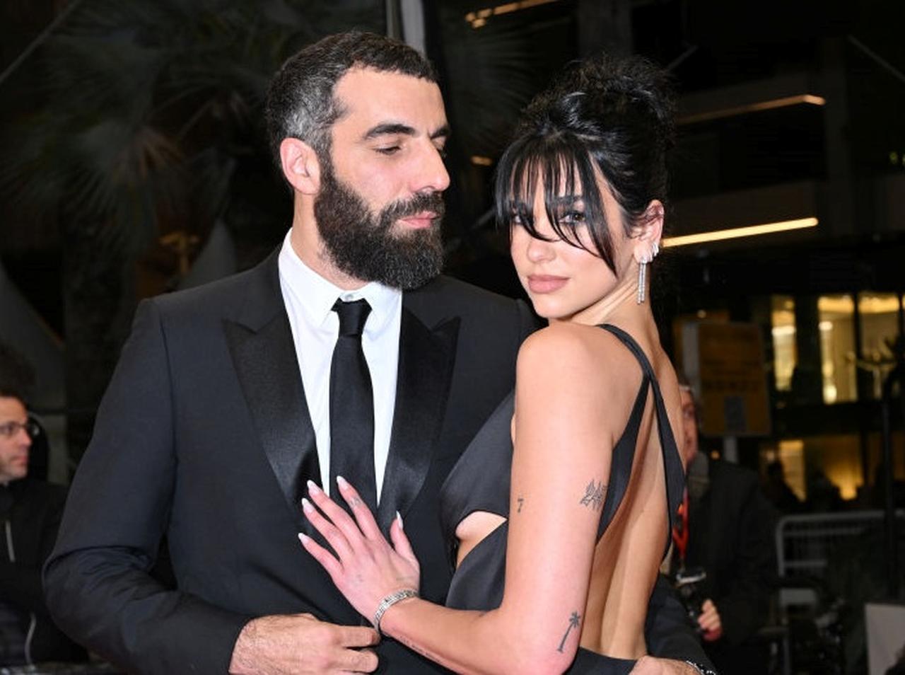 デュア・リパの14歳年上の新恋人はどんな人？カンヌ国際映画祭に揃って登場