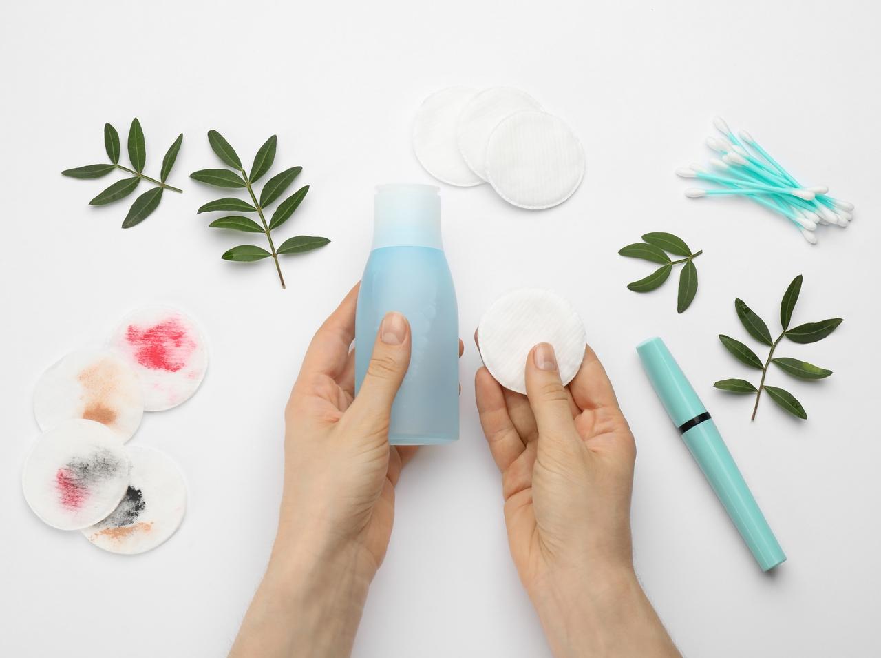 まつげが抜けやすい人必見！負担をかけないマスカラの落とし方