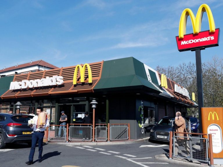 マクドナルド、ドライブスルーでやりがちなことがじつは「アウト」だった件(米)