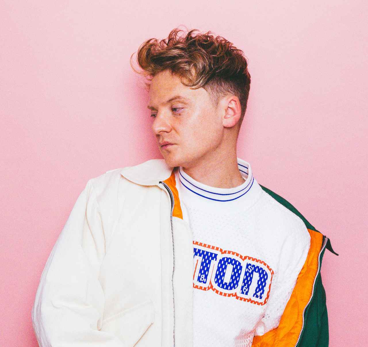 全英1位デビューから11年！TikTokで今なおバズを生み出し続けるコナー・メイナードが語る現在とSNSマーケの秘訣【インタビュー】