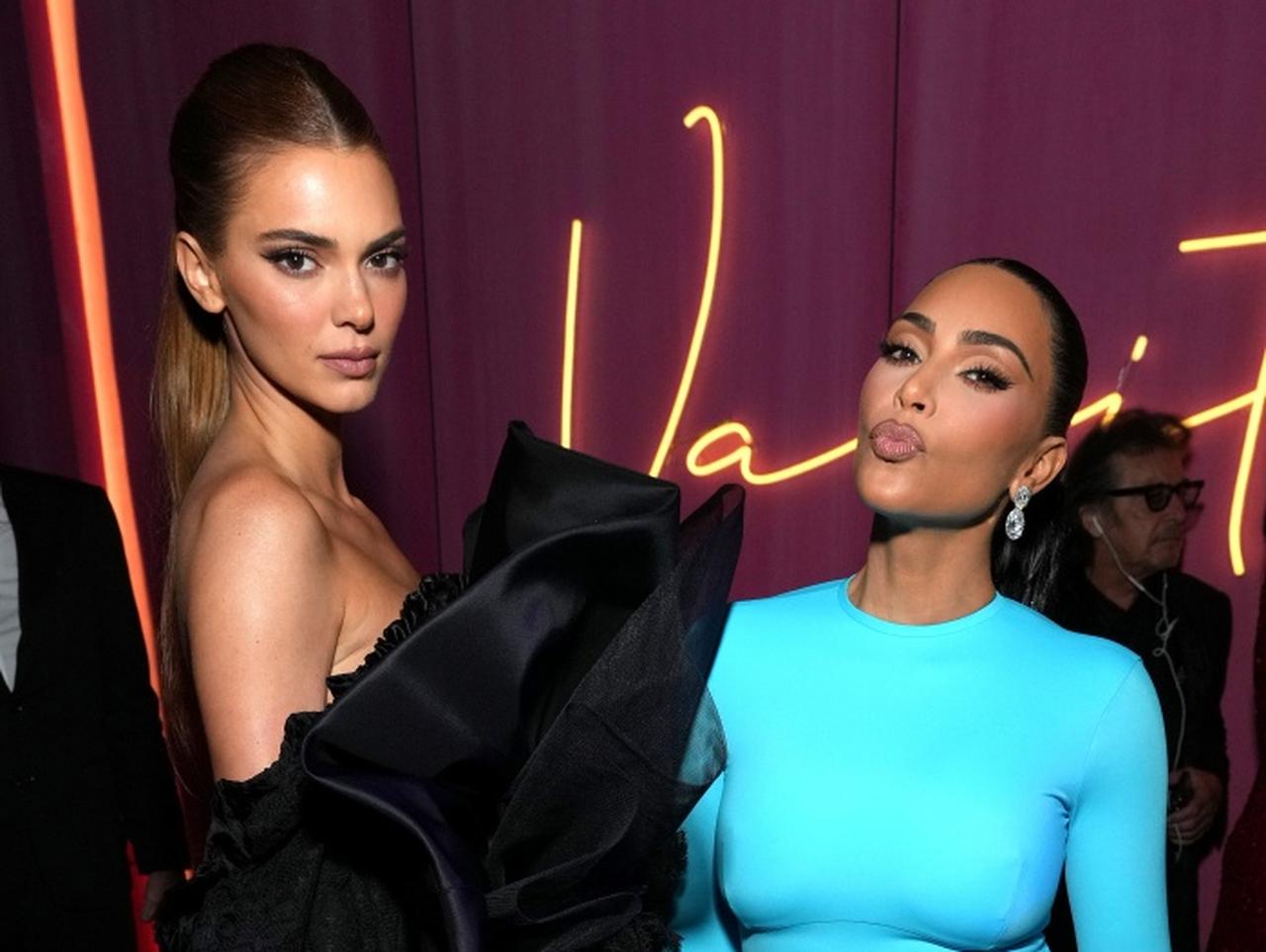 キム・カーダシアン、Tシャツで妹ケンダル・ジェンナーへ嫌がらせ