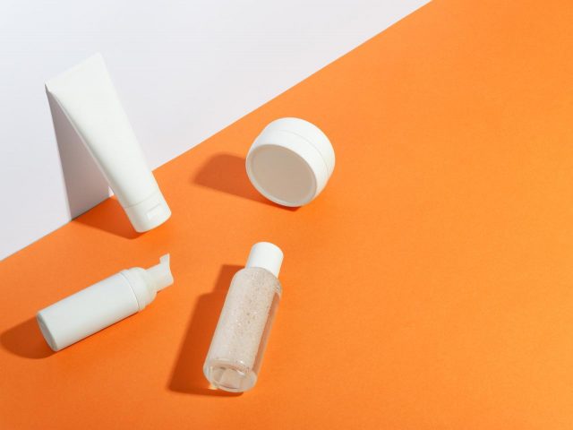 コスメに含まれるUVカット効果では不十分？日焼け止めがマストな理由