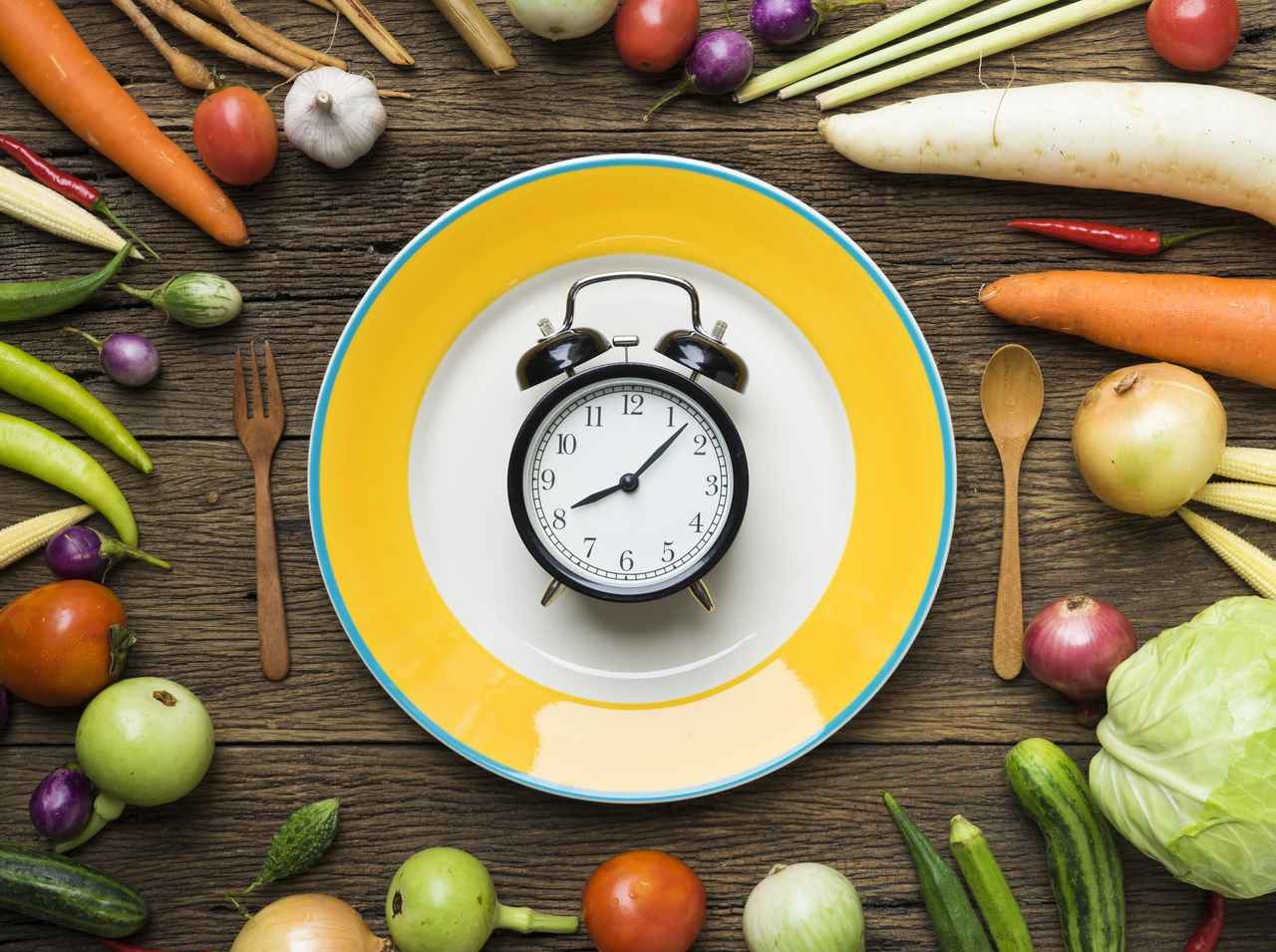 食事の時間がバラバラだと「ダイエット」によくない？専門家が明かす理想的な食事のコツ