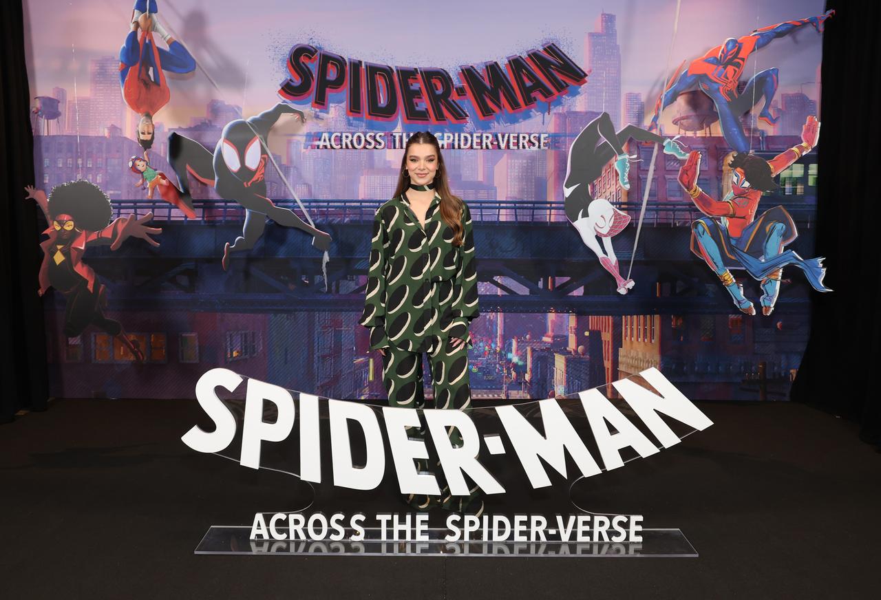 【独占解禁】ヘイリー・スタインフェルドが『スパイダーマン︓アクロス・ザ・スパイダーバース』は「1作目をはるかに超えた」と断言！