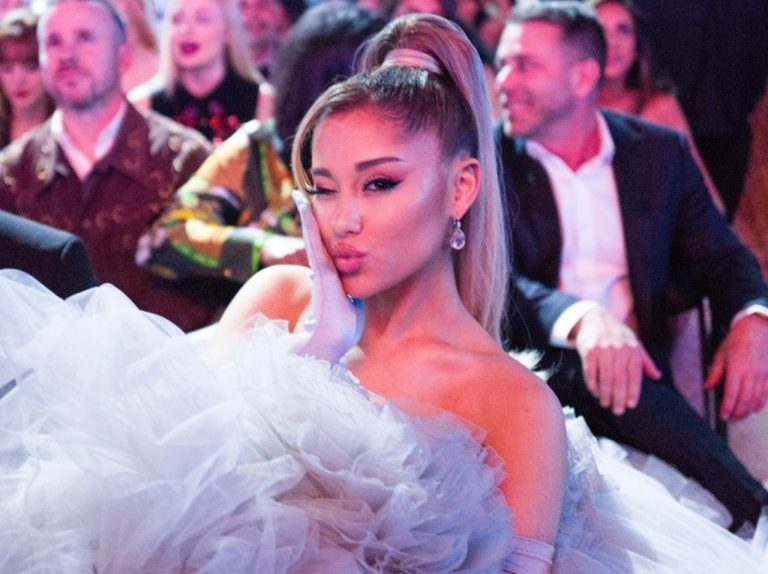 アリアナ・グランデ、30歳の誕生日に「子ども時代の可愛すぎる写真」を公開