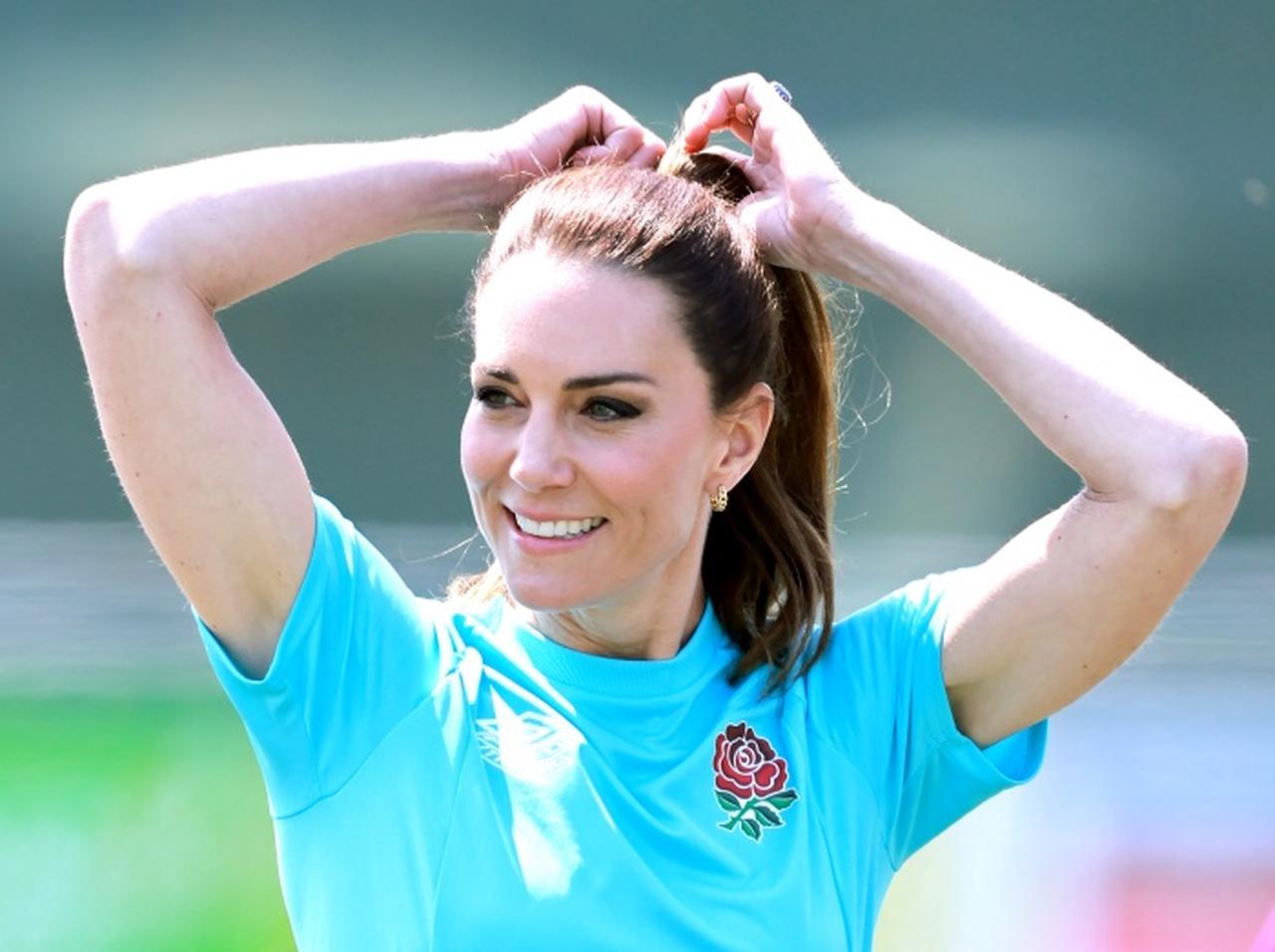 キャサリン妃がラグビーを全力でプレー、「マークしなければならない選手の1人」と言われる【写真アリ】