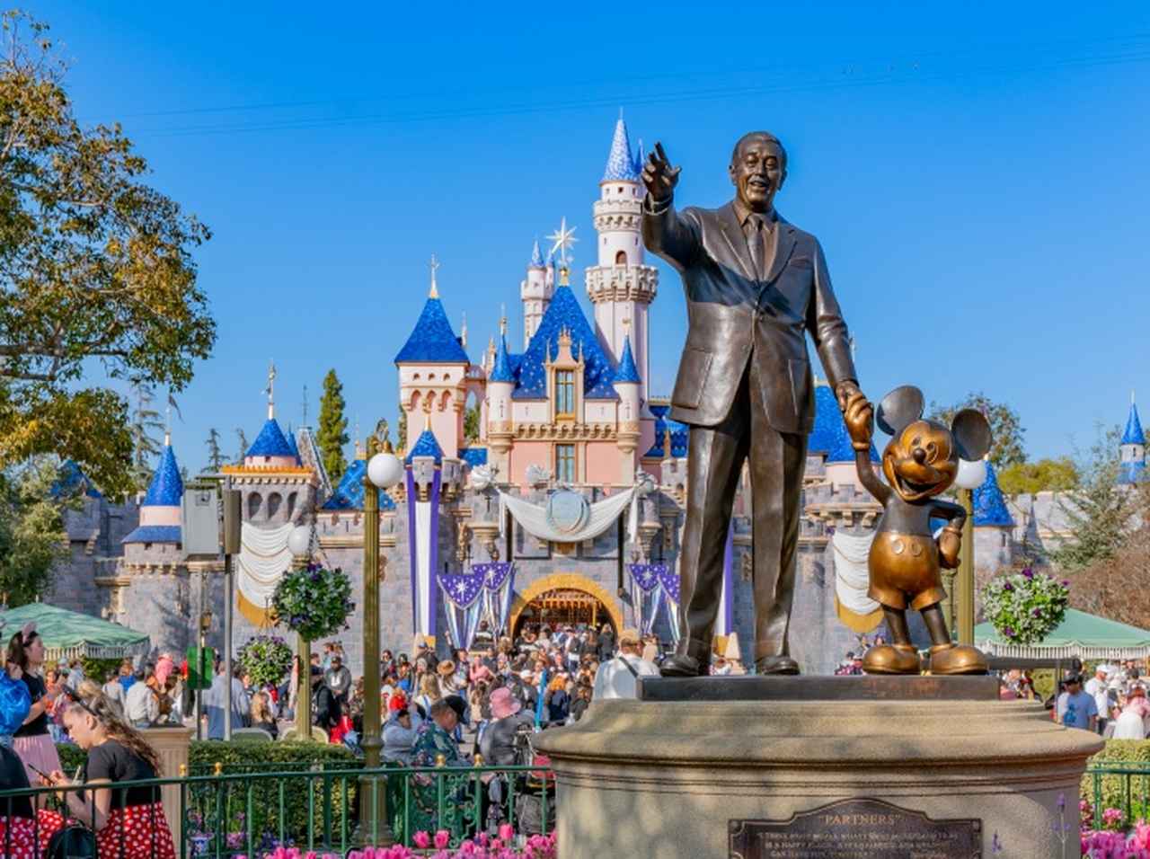 ディズニーランド、アトラクション乗車中に流れた「奇妙なアナウンス」に笑いが起きる