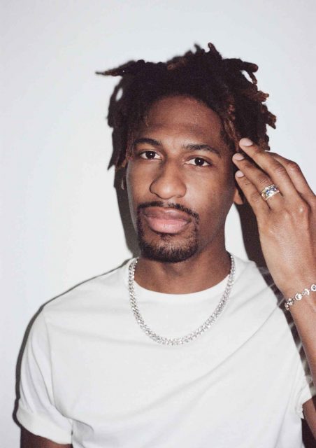 NewJeansも参加！ジョン・バティステが世界各地のアーティストを集結させた最新曲に込めたメッセージ【独占インタビュー】