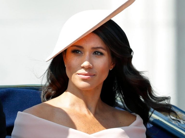 メーガン妃への報道は「性差別的」と英公的機関が認める→Sunが一面掲載→また批判を受ける