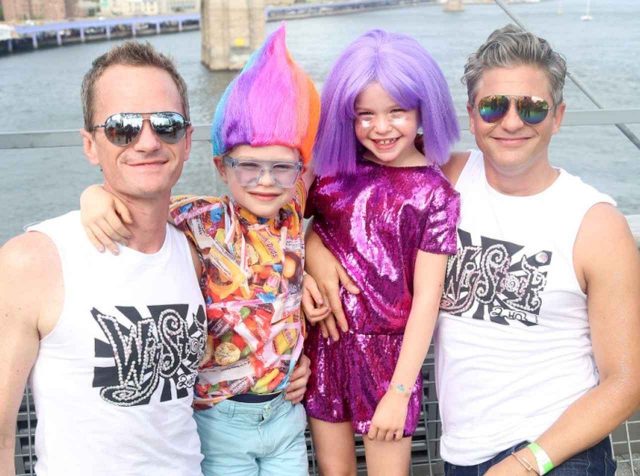 東京ディズニーランドでVIP対応を受けたセレブは誰？「バースデーシール」もゲット