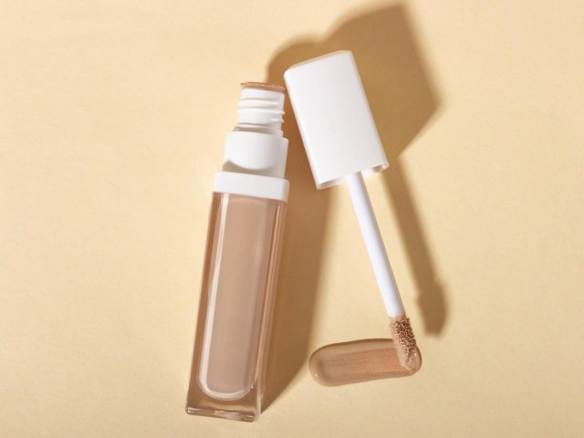 軽いつけ心地なのにカバー力あり！夏におすすめのコンシーラー5選