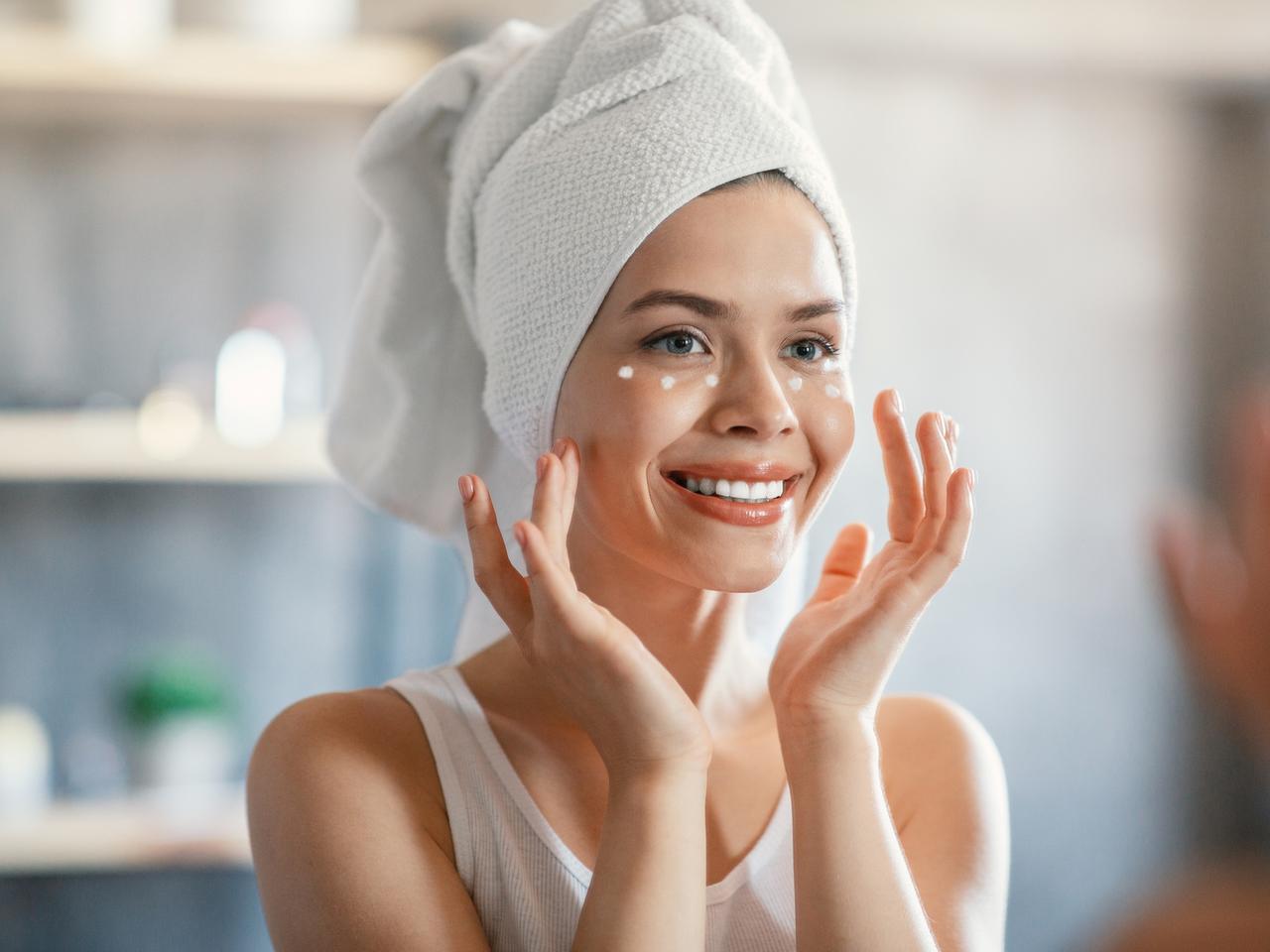 クマ対策におすすめのアイクリーム4選！クマの原因や対策もご紹介