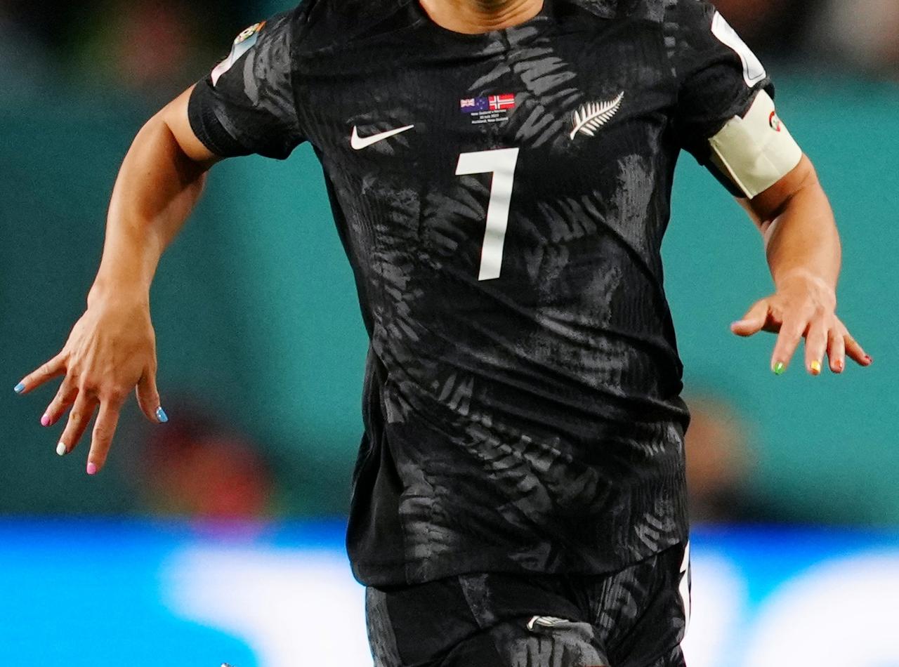 【女子W杯】「禁止のレインボー」を選手たちが『ネイル』や『ヘア』で取り入れる
