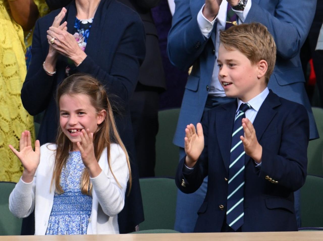 ジョージ王子とシャーロット王女、兄妹仲良くテニス観戦をする姿が可愛すぎる