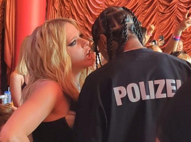 破局したアヴリル・ラヴィーンとタイガが一緒にいるところを目撃される【写真アリ】