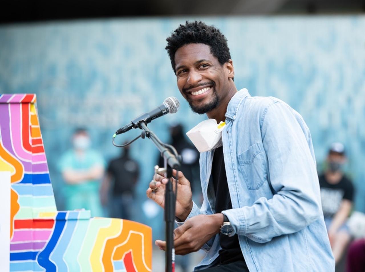 ジョン・バティステ、待望の日本初ライブが決定!NewJeansらと並び「Coke STUDIO SUPERPOP JAPAN 2023」に出演