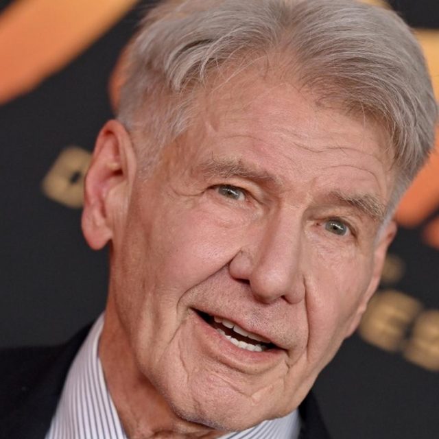 ハリソン・フォード、インディ・ジョーンズの帽子をホッチキスで頭に留めていた…!? 長年の噂に本人がコメント