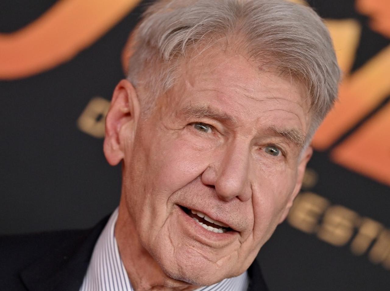 ハリソン・フォード、インディ・ジョーンズの帽子をホッチキスで頭に留めていた…!? 長年の噂に本人がコメント