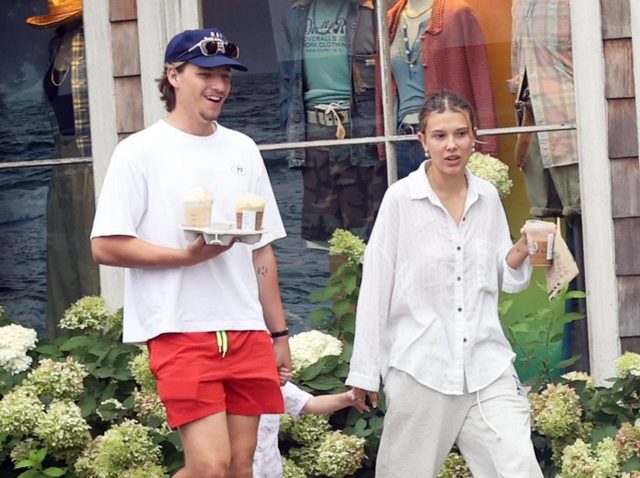 ミリー・ボビー・ブラウン、婚約者のジェイク・ボン・ジョヴィと“子連れ”デート【写真アリ】