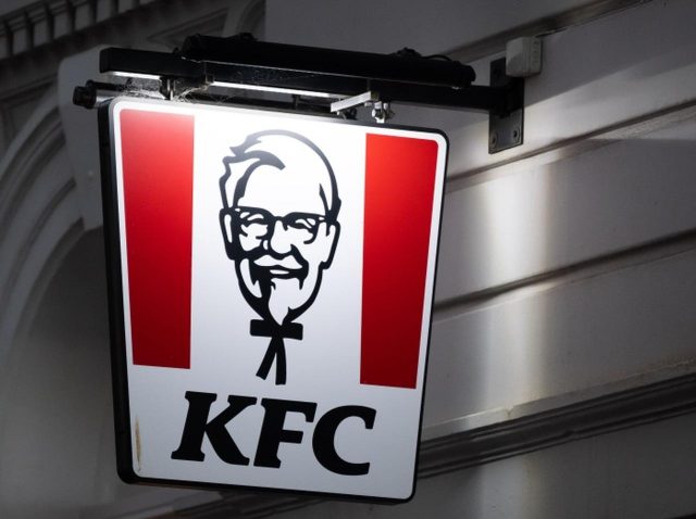 ケンタッキーフライドチキン、“マズい”と評判だったポテトの「葬儀」を行う