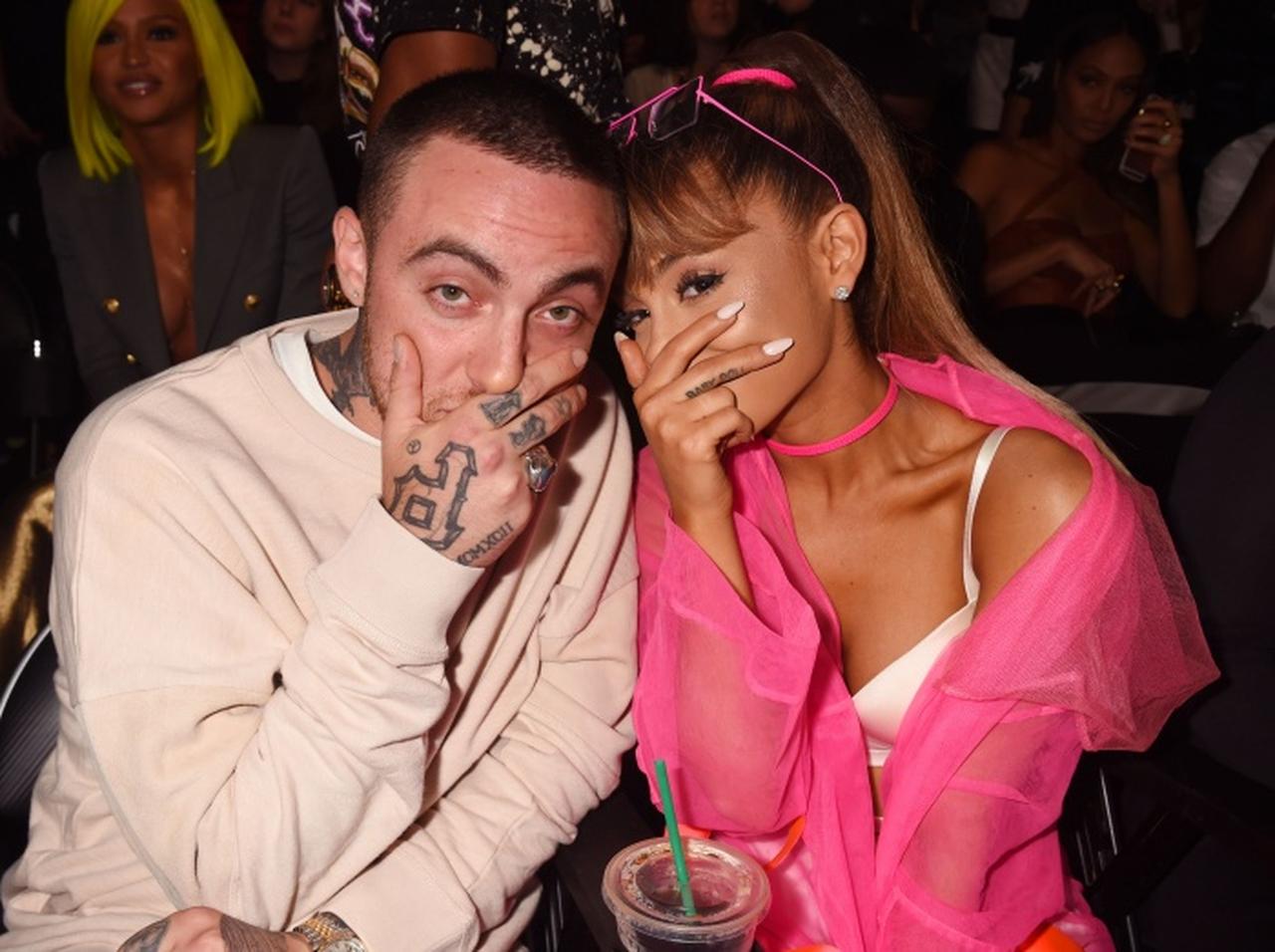 アリアナ・グランデがコラボ10周年に元恋人の故マック・ミラーを追悼した方法が素敵