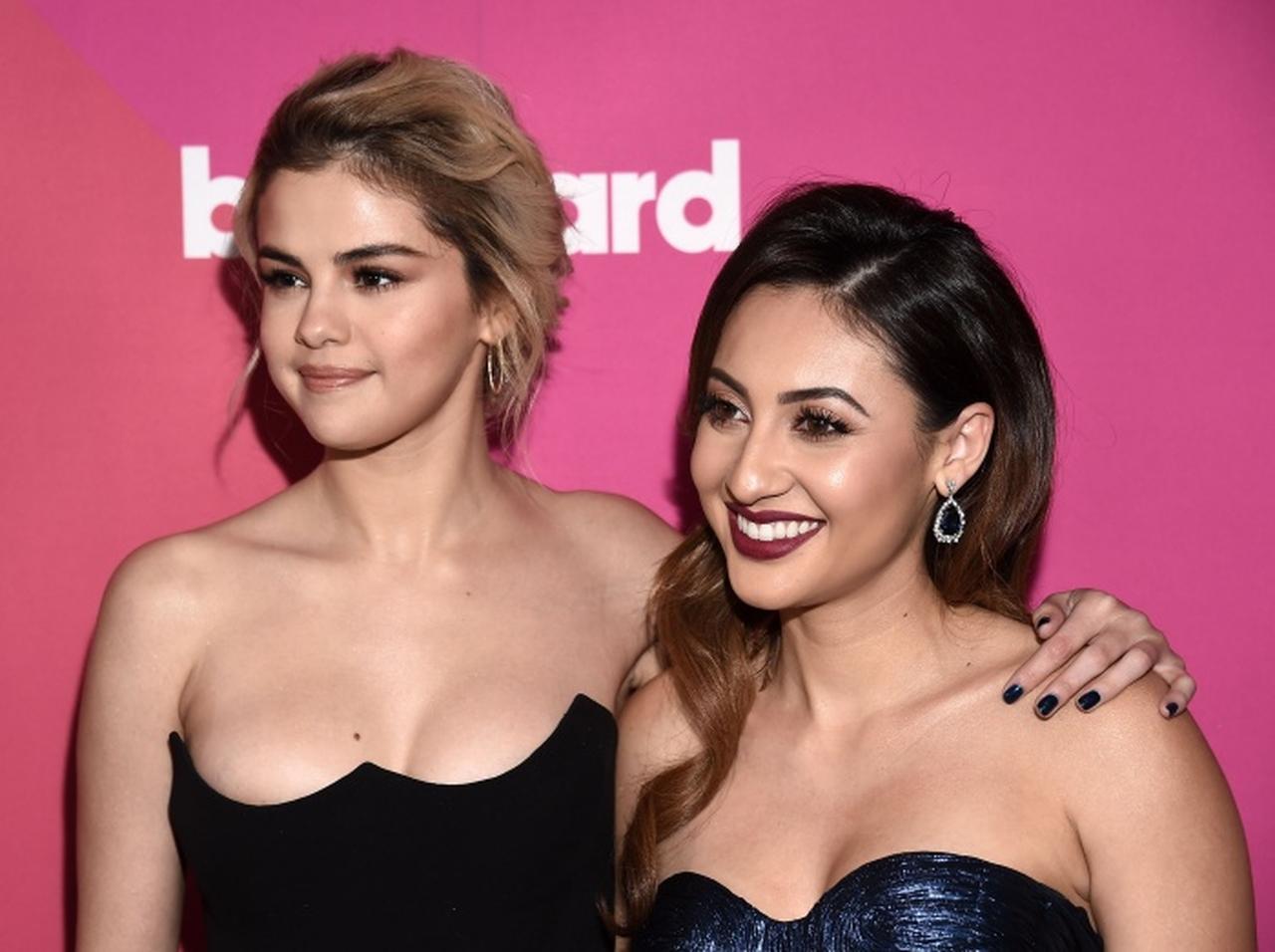 セレーナ・ゴメスに腎臓を提供した友人、ドナーになることを「強要された」という噂にコメント