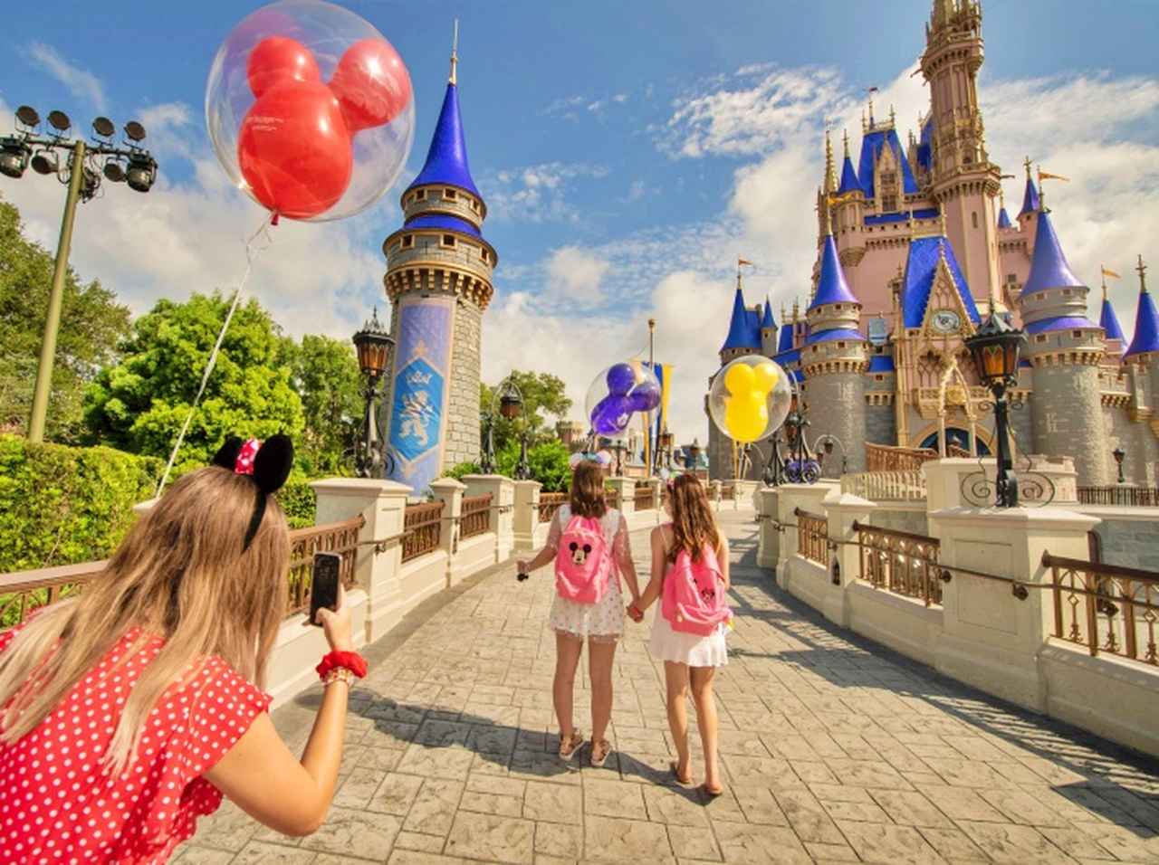 ディズニーランドで「スカートの長さ」を注意された女性→『応急処置』で入園拒否を回避